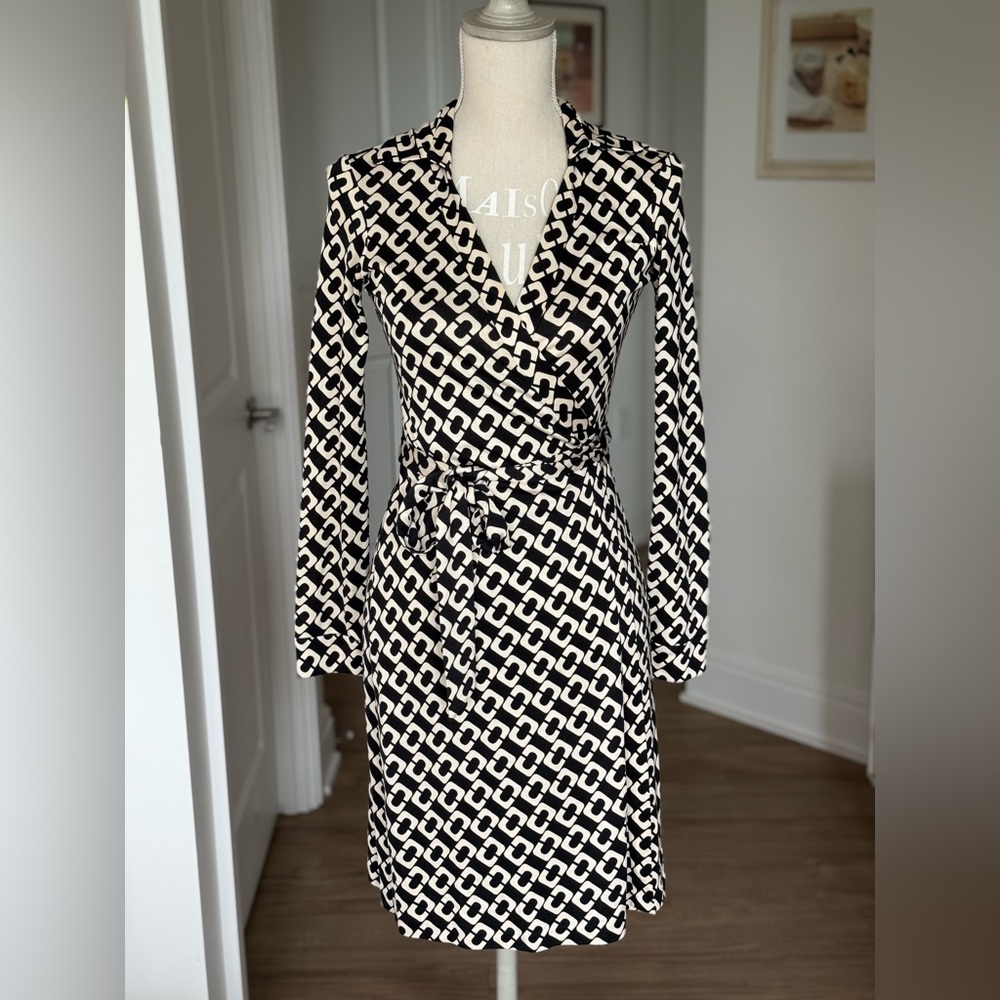 Diane Von Furstenberg Black and White Chain Print Midi Jeanne Silk Wrap Dress